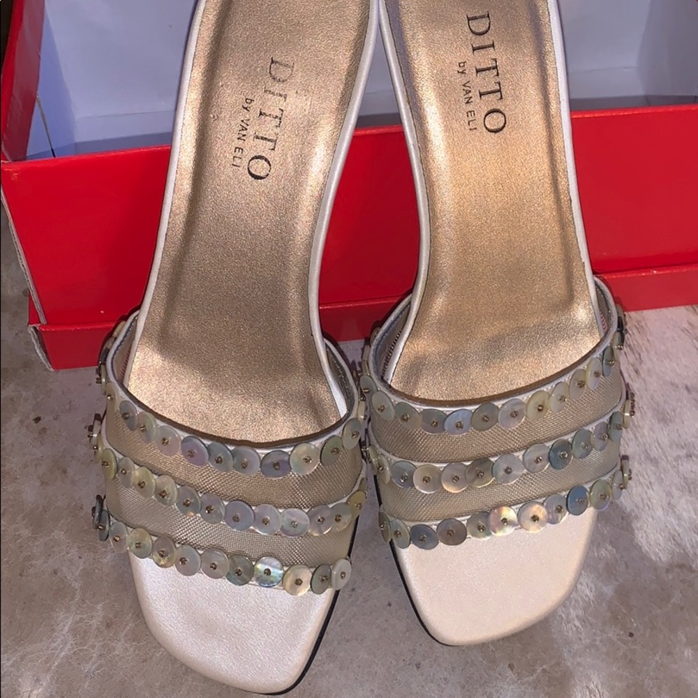 New in box! Ditto by Van Eli kitten heels; 8.5